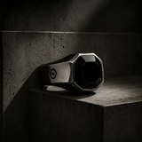 Anillo Signet Ring with Onyx TORRELA en Plata .925 y piedra natural